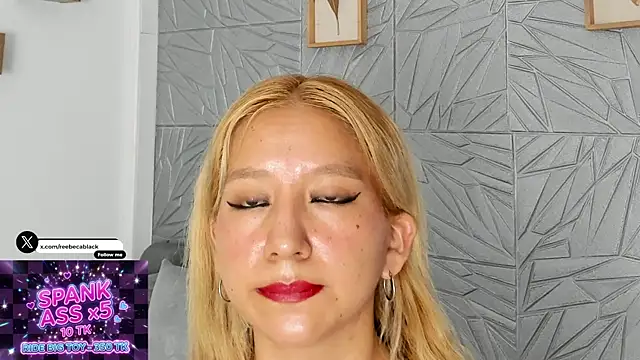 Snapshot of agatadelphine chatting on May 15, 2026, 1:09 pm agatadelphine online show from May 15, 2026, 1:09 pm
