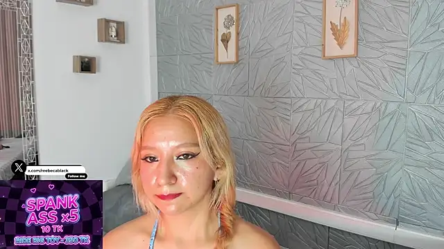 Snapshot of agatadelphine chatting on May 14, 2026, 1:19 pm agatadelphine online show from May 14, 2026, 1:19 pm