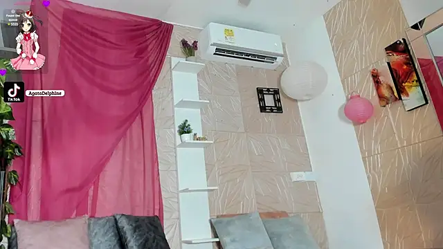 agatadelphine online show from February 28, 2025, 8:39 pm