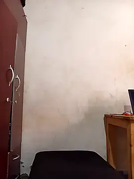 Snapshot of Uncletee112 chatting on September 12, 2025, 11:43 am Uncletee112 online show from September 12, 2025, 11:43 am