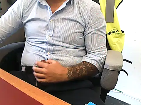 Boysexy98 online show from May 27, 2026, 12:01 pm