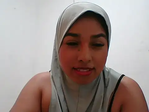 Snapshot of hurrem_had chatting on February 9, 2026, 5:44 pm hurrem had online show from February 9, 2026, 5:44 pm