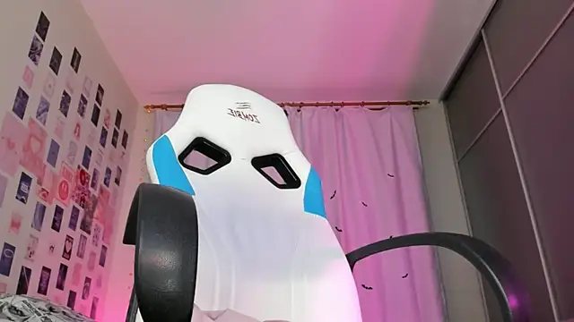 Vanessa Verona online show from November 7, 2025, 5:45 am