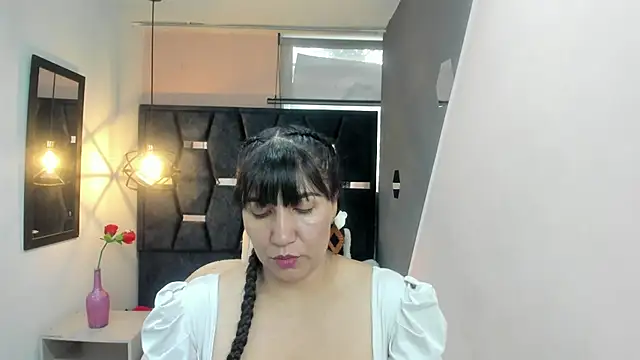 GiaFox  online show from December 22, 2025, 2:06 pm