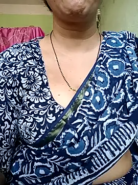 Snapshot of Rosy-B chatting on March 5, 2025, 10:00 am Rosy-B online show from March 5, 2025, 10:00 am