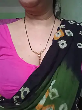 Snapshot of Rosy-B chatting on May 25, 2026, 11:47 pm Rosy-B online show from May 25, 2026, 11:47 pm