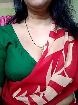 Snapshot of Rosy-B chatting on March 12, 2025, 9:55 am Rosy-B online show from March 12, 2025, 9:55 am