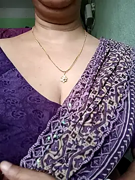 Snapshot of Rosy-B chatting on August 2, 2026, 12:42 am Rosy-B online show from August 2, 2026, 12:42 am