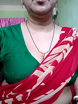 Snapshot of Rosy-B chatting on March 21, 2025, 9:45 am Rosy-B online show from March 21, 2025, 9:45 am