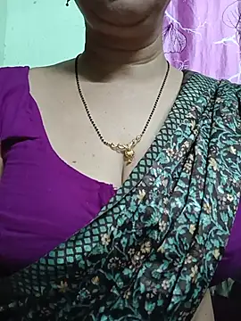 Snapshot of Rosy-B chatting on June 22, 2026, 9:45 pm Rosy-B online show from June 22, 2026, 9:45 pm