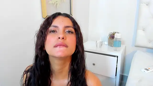 DulceColeman online show from November 5, 2025, 11:30 pm