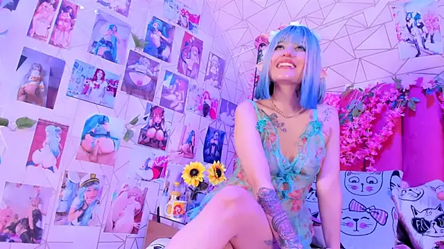 Alicebenett online show from October 12, 2025, 8:54 pm