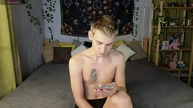 Nick Win online show from November 9, 2025, 5:39 pm