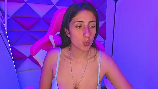 Snapshot of Cameron_cutte chatting on November 7, 2025, 8:24 pm Cameron cutte online show from November 7, 2025, 8:24 pm