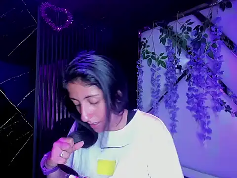 Snapshot of Cameron_cutte chatting on December 23, 2025, 3:39 am Cameron cutte online show from December 23, 2025, 3:39 am