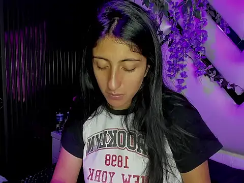 Snapshot of Cameron_cutte chatting on December 21, 2025, 3:30 am Cameron cutte online show from December 21, 2025, 3:30 am