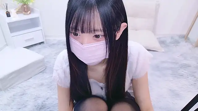 Snapshot of Suzu_ch_xx chatting on January 11, 2025, 12:44 am Suzu ch xx online show from January 11, 2025, 12:44 am