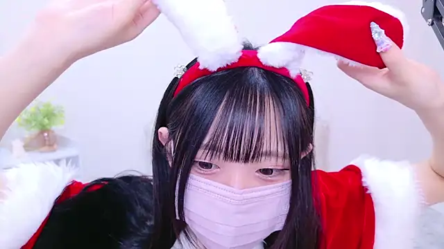Snapshot of Suzu_ch_xx chatting on December 24, 2024, 7:00 pm Suzu ch xx online show from December 24, 2024, 7:00 pm