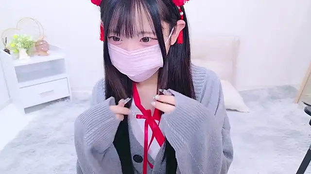 Snapshot of Suzu_ch_xx chatting on December 31, 2024, 2:58 pm Suzu ch xx online show from December 31, 2024, 2:58 pm