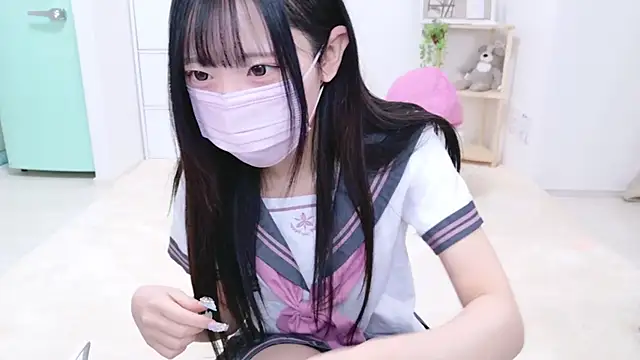 Snapshot of Suzu_ch_xx chatting on January 4, 2025, 6:51 pm Suzu ch xx online show from January 4, 2025, 6:51 pm