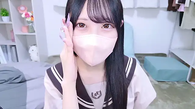 Snapshot of Suzu_ch_xx chatting on September 28, 2025, 12:45 pm Suzu ch xx online show from September 28, 2025, 12:45 pm