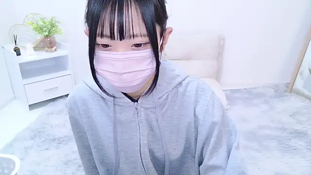 Snapshot of Suzu_ch_xx chatting on March 1, 2025, 5:49 pm Suzu ch xx online show from March 1, 2025, 5:49 pm