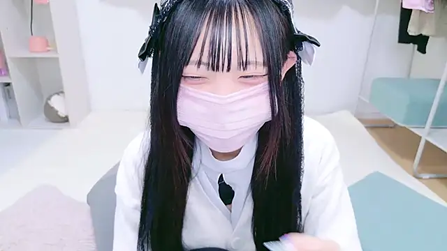 Snapshot of Suzu_ch_xx chatting on December 15, 2024, 4:37 pm Suzu ch xx online show from December 15, 2024, 4:37 pm