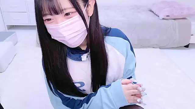 Snapshot of Suzu_ch_xx chatting on January 3, 2025, 6:35 pm Suzu ch xx online show from January 3, 2025, 6:35 pm