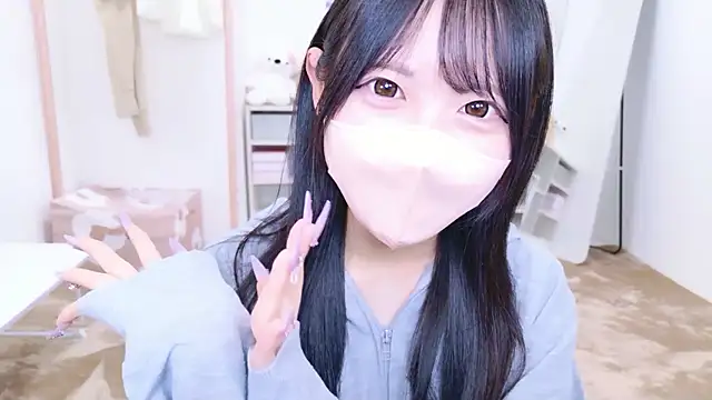 Snapshot of Suzu_ch_xx chatting on September 23, 2025, 1:07 pm Suzu ch xx online show from September 23, 2025, 1:07 pm