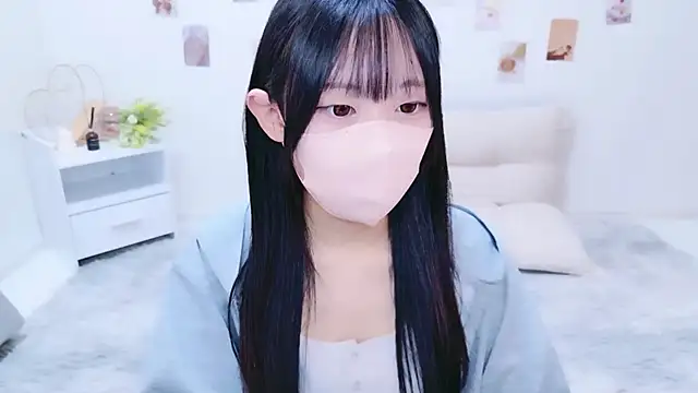 Snapshot of Suzu_ch_xx chatting on October 7, 2025, 1:01 pm Suzu ch xx online show from October 7, 2025, 1:01 pm