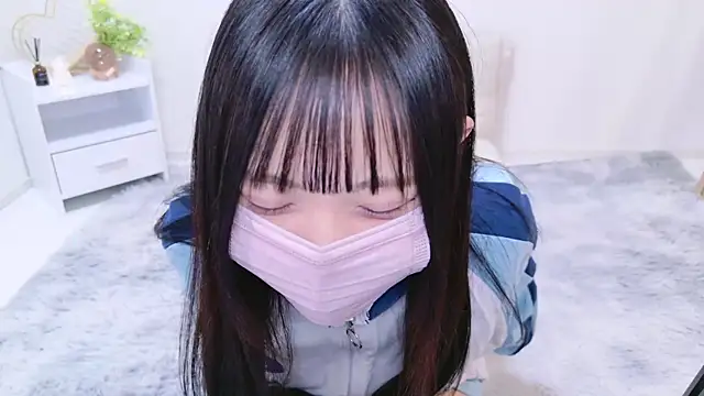 Snapshot of Suzu_ch_xx chatting on February 1, 2025, 2:45 pm Suzu ch xx online show from February 1, 2025, 2:45 pm