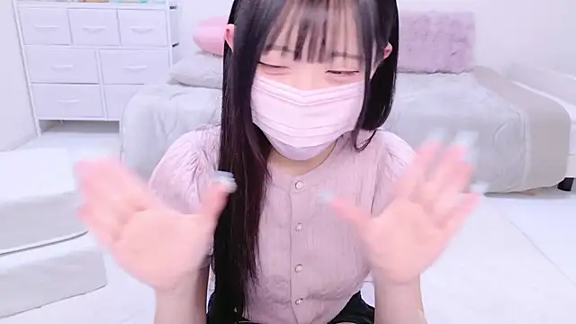 Snapshot of Suzu_ch_xx chatting on December 16, 2024, 9:41 pm Suzu ch xx online show from December 16, 2024, 9:41 pm