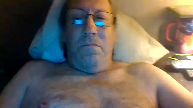 Snapshot of hornyrich69 chatting on July 8, 2026, 6:47 am hornyrich69 online show from July 8, 2026, 6:47 am