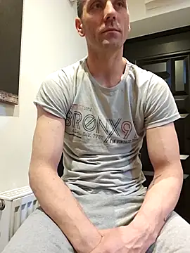 Snapshot of Aian09 chatting on March 4, 2025, 4:30 pm Aian09 online show from March 4, 2025, 4:30 pm