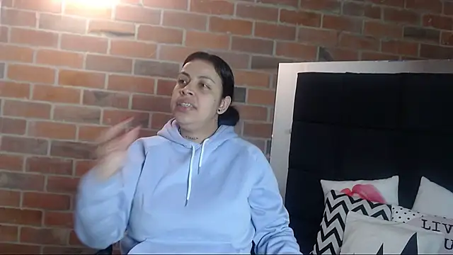 Snapshot of salome__hills1 chatting on January 14, 2025, 2:32 pm salome hills1 online show from January 14, 2025, 2:32 pm