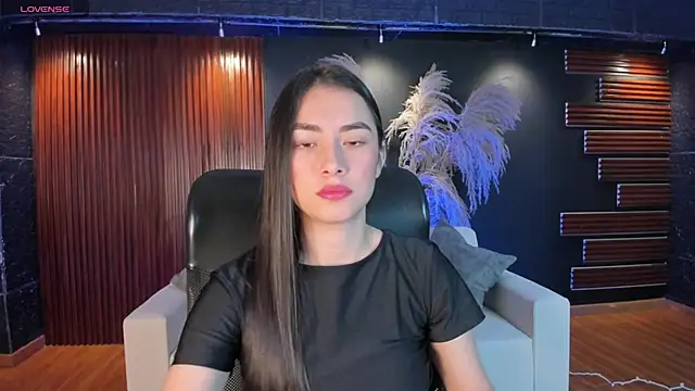 Emmaa Robertss online show from October 16, 2025, 1:30 pm