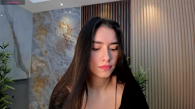 Emmaa Robertss online show from October 12, 2025, 3:13 pm