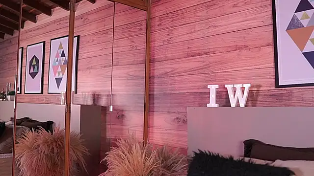 Snapshot of IzzyWild chatting on October 19, 2025, 11:46 am IzzyWild online show from October 19, 2025, 11:46 am