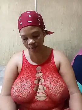 Snapshot of FreakyAngel3X chatting on November 4, 2025, 9:35 am FreakyAngel3X online show from November 4, 2025, 9:35 am