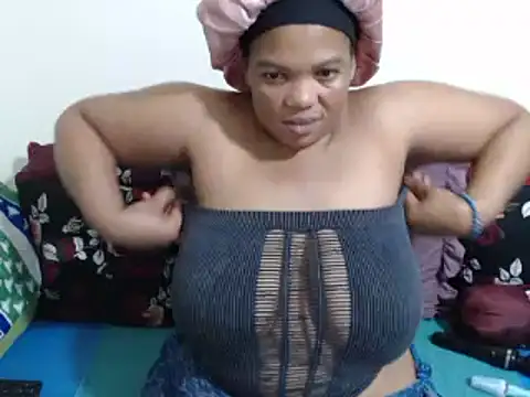 Snapshot of FreakyAngel3X chatting on September 29, 2025, 5:18 pm FreakyAngel3X online show from September 29, 2025, 5:18 pm