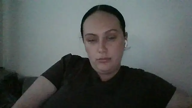 Snapshot of CurvyQueen2023 chatting on September 21, 2025, 5:18 pm CurvyQueen2023 online show from September 21, 2025, 5:18 pm