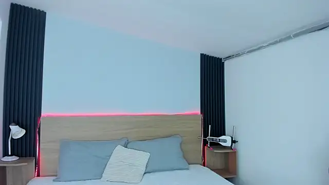 Chiqui milk  online show from November 19, 2025, 7:14 pm