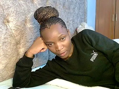 Snapshot of Naughty_Girl17 chatting on December 15, 2025, 5:13 am Naughty Girl17 online show from December 15, 2025, 5:13 am