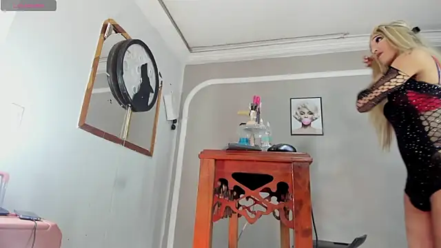 Snapshot of Jimena_Grey chatting on November 12, 2025, 11:30 pm Jimena Grey online show from November 12, 2025, 11:30 pm