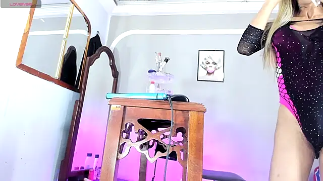 Snapshot of Jimena_Grey chatting on November 28, 2025, 9:42 am Jimena Grey online show from November 28, 2025, 9:42 am