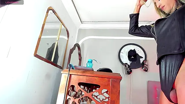 Snapshot of Jimena_Grey chatting on November 23, 2025, 8:35 am Jimena Grey online show from November 23, 2025, 8:35 am