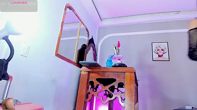 Snapshot of Jimena_Grey chatting on November 29, 2025, 6:19 pm Jimena Grey online show from November 29, 2025, 6:19 pm