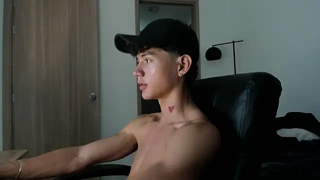 Snapshot of badboy_one_ chatting on February 6, 2025, 10:00 pm badboy one  online show from February 6, 2025, 10:00 pm