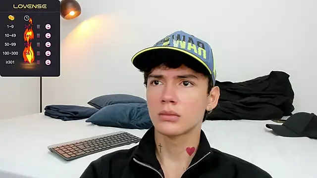 Snapshot of badboy_one_ chatting on January 3, 2025, 1:02 pm badboy one  online show from January 3, 2025, 1:02 pm