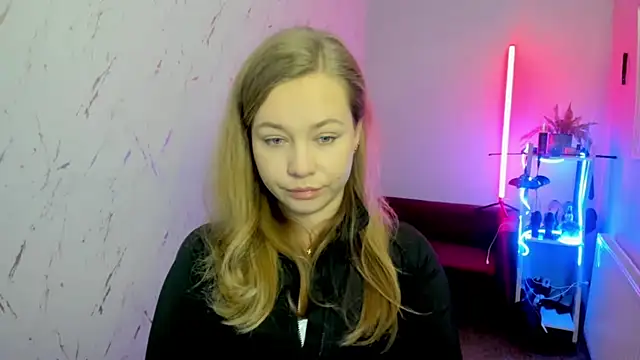 Snapshot of holly_xglam chatting on November 30, 2025, 6:09 pm holly xglam online show from November 30, 2025, 6:09 pm